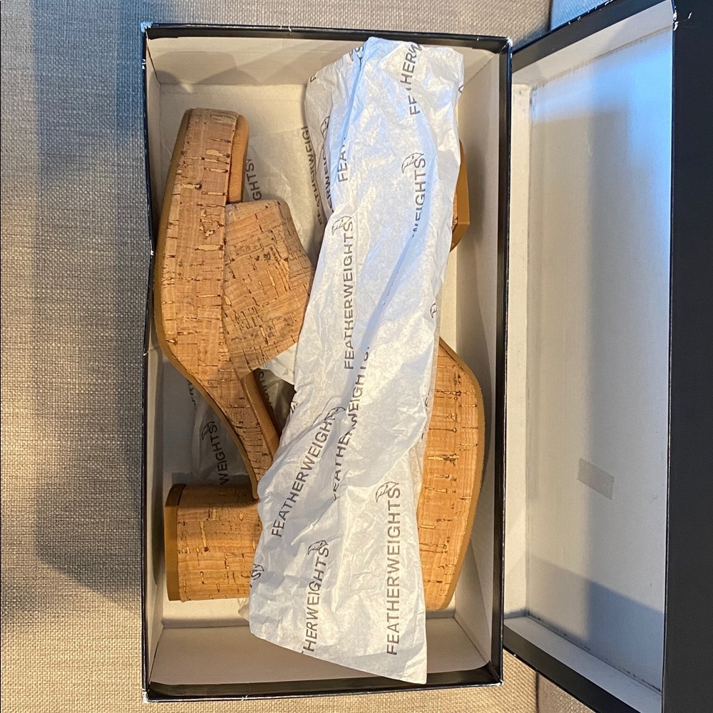 NWT Andre Assous Tan Cork Block Heel Sandals - Picture 5 of 5